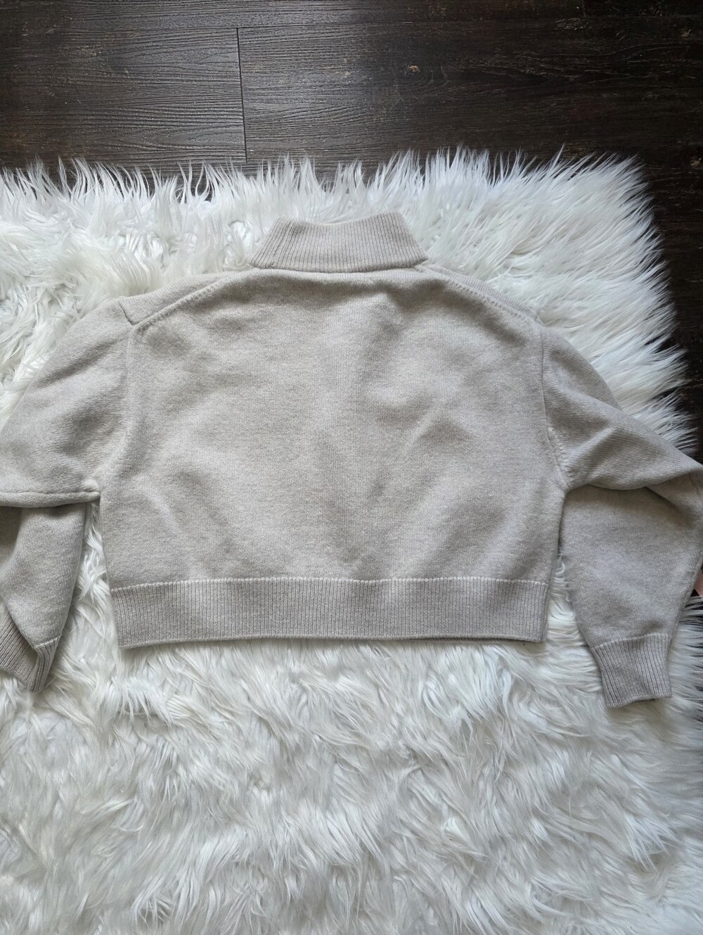 Wilfred Gray Merino Wool Cropped Turtleneck Sweater - Picture 6 of 9